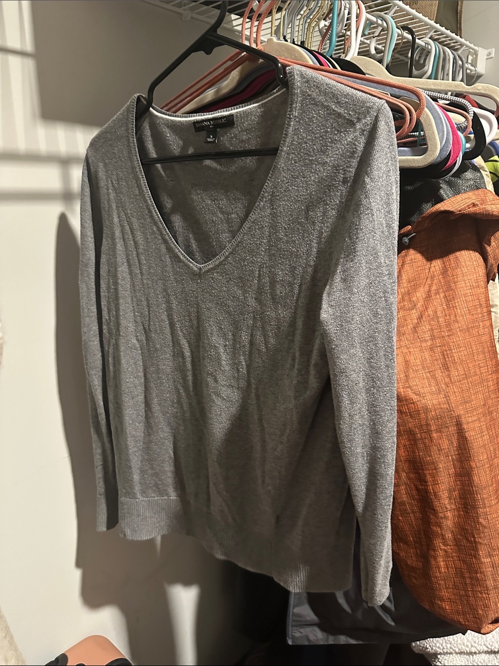 Banana Republic Gray V-Neck Lightweight Sweater